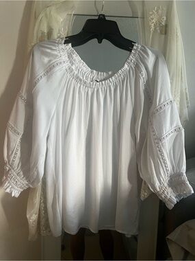 DKNY White Boho Peasant Blouse with Lace Panels